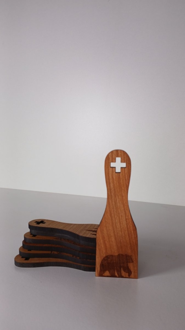 spatule à raclette ( ours )